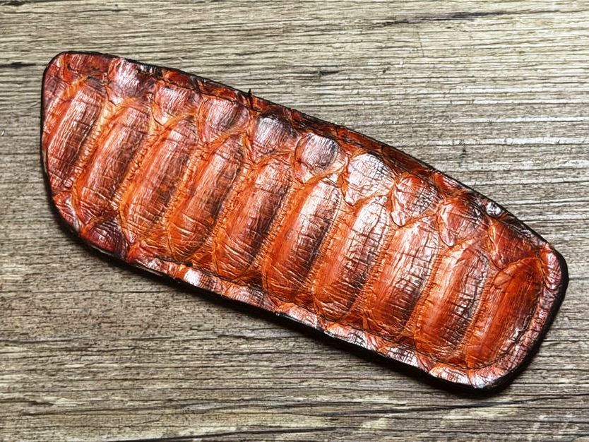 Für Folder Manu Laplace 1515, und Folder Tim Bernard, edles und sehr weiches Steck-Etui aus Schlangenleder (Echtleder),  einzigartige Zeichnung