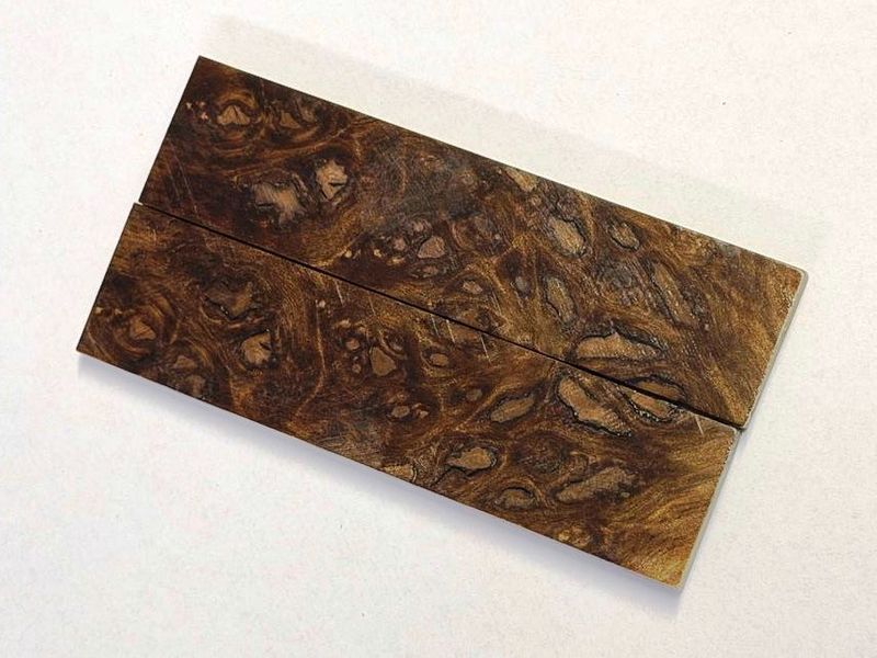 Griffschalen Laurel erste Wahl für alle hier angebotenen Messerbausätze Griffschalen Laurel erste Wahl für alle hier angebotenen Messerbausätze