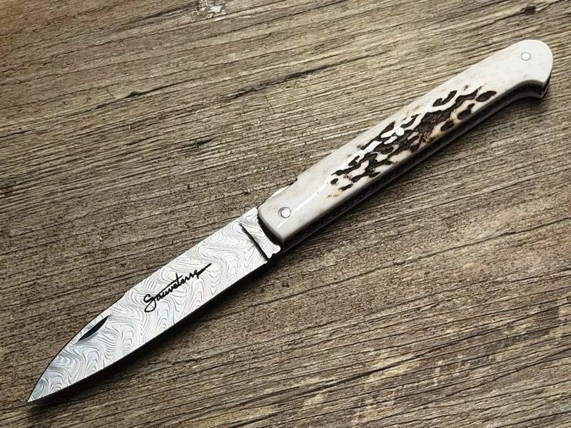 Einzelstück, das Sauveterre, französisches Taschenmesser, Griff Hirschhorn aus der Auvergne, Klinge aus dem Hause Balbach,  Echtleder Stecketui, Schmiede Guy Vialis