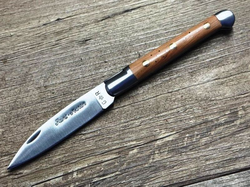 Das Saint Martin, reich verziert, französisches Taschenmesser, Griff Wacholder, Schmiede Thiers Issard Das Saint Martin, reich verziert, französisches Taschenmesser, Griff Wacholder, Schmiede Thiers Issard