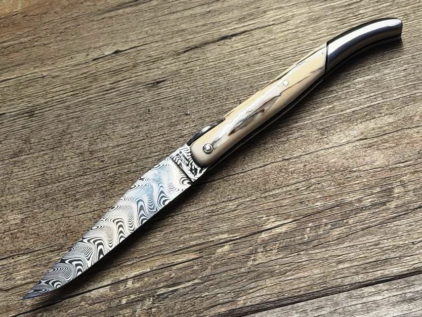 Unikat Pierre Martin, Laguiole en Aubrac 12 cm, Modell Tour Eiffel Luxe, Mammutelfenbein poliert mit hinterer Mitres Ausstellungsstück auf der diesjähringen Messe in Frankfurt Unikat Pierre Martin, Laguiole en Aubrac 12 cm, Modell Tour Eiffel Luxe, Mammutelfenbein poliert mit hinterer Mitres Ausstellungsstück auf der diesjähringen Messe in Frankfurt