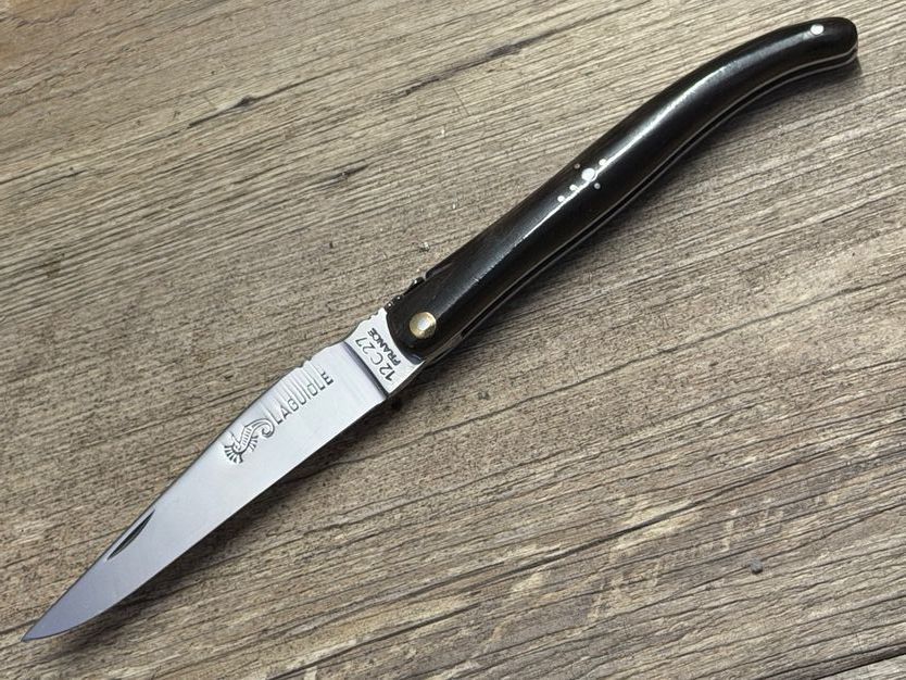 Laguiole Voller Griff, Serie Luxe, 11 cm, Griff Hornspitze dunkel, Klinge Hochglanz, Etui, Schmiede ARTO Laguiole Voller Griff, Serie Luxe, 11 cm, Griff Hornspitze dunkel, Klinge Hochglanz, Etui, Schmiede ARTO