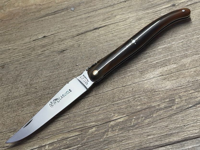 Laguiole Voller Griff, Serie Luxe, 12 cm, Griff geflammte Hornspitze, Klinge Hochglanz, Etui, Schmiede ARTO Laguiole Voller Griff, Serie Luxe, 12 cm, Griff geflammte Hornspitze, Klinge Hochglanz, Etui, Schmiede ARTO