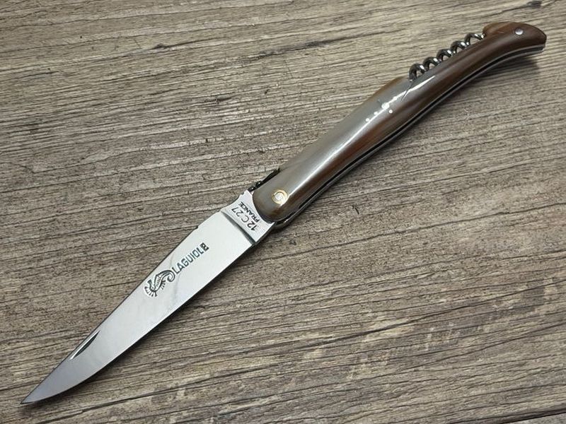 Laguiole Voller Griff mit Korkenzieher, Serie Luxe, 12 cm, Griff geflammte Hornspitze, Klinge Hochglanz, Etui, Schmiede ARTO