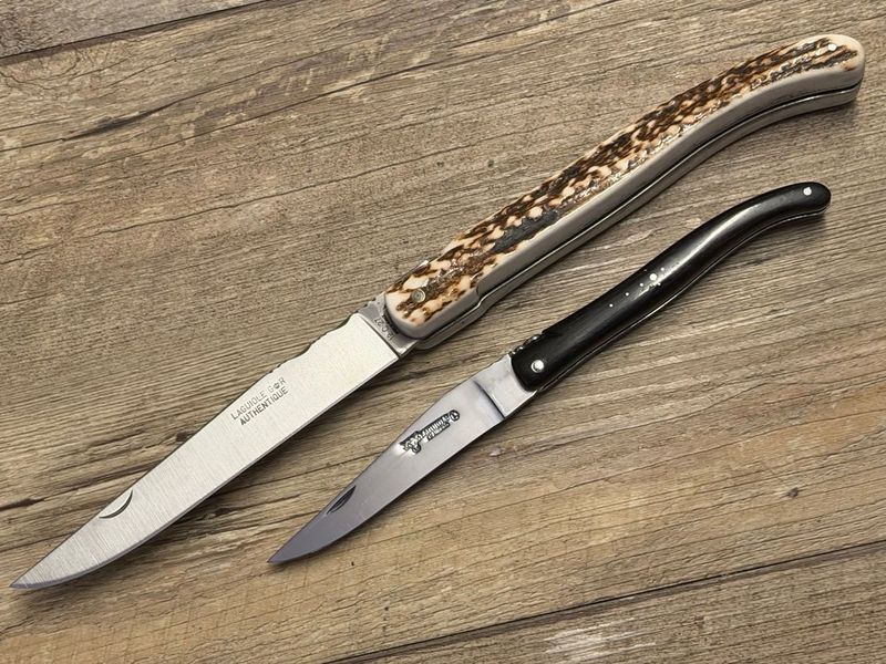 Großes historisches Laguiole, Modell Authentique von Thiers Issard, Grifflänge 18 cm. Griff regionales Hirschhorn, (Hochzeitsmesser Gesamtlänge 33 cm), Messer Nr. 3 Großes historisches Laguiole, Modell Authentique von Thiers Issard, Grifflänge 18 cm. Griff regionales Hirschhorn, (Hochzeitsmesser Gesamtlänge 33 cm), Messer Nr. 3