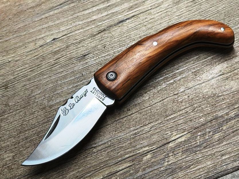 U Tempu, korsisches Hirtenmesser, Griff Olivenholz, Coutellerie du Bastion Le Berger