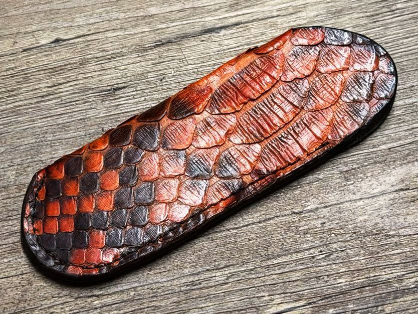 Edles und sehr weiches Steck-Etui aus Schlangenleder (Echtleder), einzigartige Zeichnung für Laguiole Taschenmesser bis 12 cm