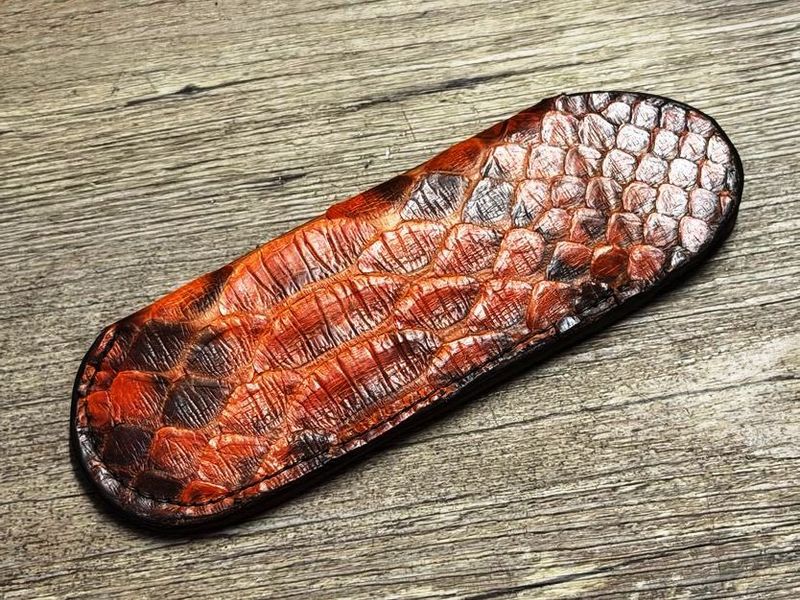 Edles und sehr weiches Steck-Etui aus Schlangenleder (Echtleder), einzigartige Zeichnung für Laguiole Taschenmesser bis 12 cm