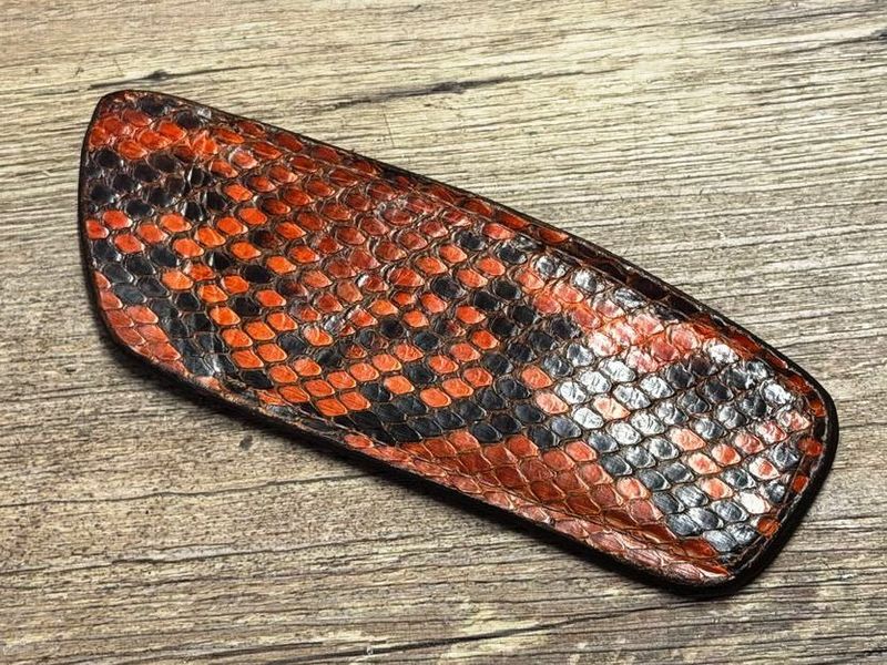 Für Folder Manu Laplace 1515, edles und sehr weiches Steck-Etui aus Schlangenleder (Echtleder),  einzigartige Zeichnung