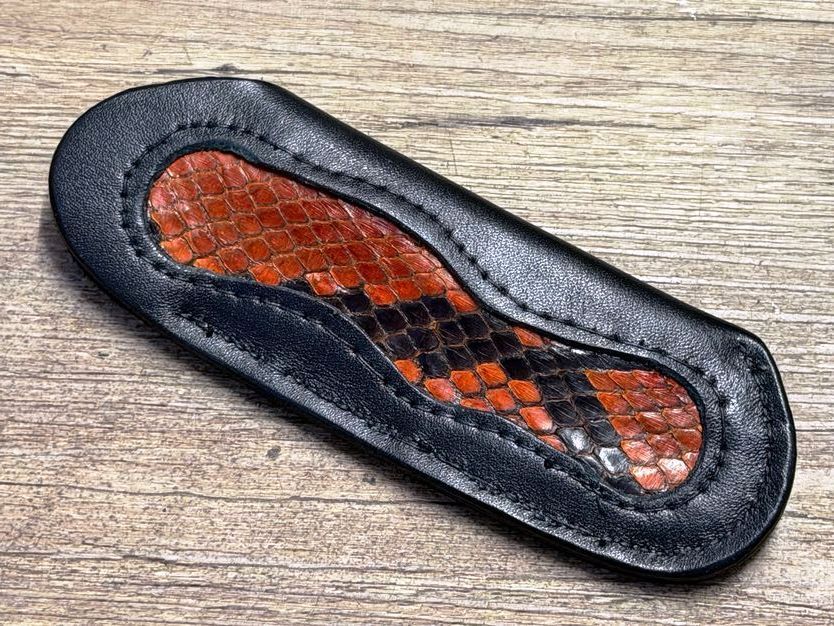 Edles und sehr weiches Steck-Etui aus Rindsleder mit Schlangenleder (Echtleder), Fenster-Etui, einzigartige Zeichnung für Laguiole Taschenmesser bis 12 cm