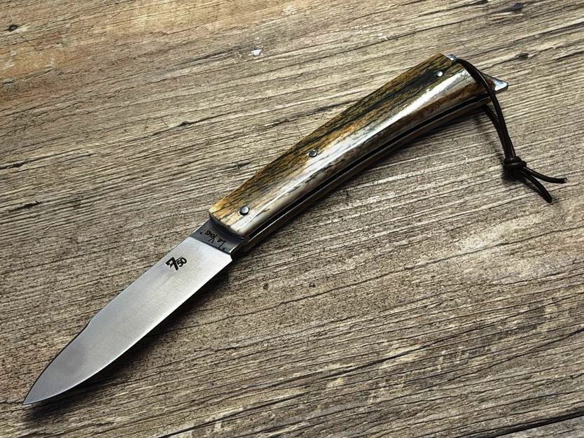 Bikermesser  750 (le Yous) von Goyon-Chazeau.  Design Vincent Soucille und Robert Beillonnet, Griff Mammutelfenbein, Etui aus Schlangenleder