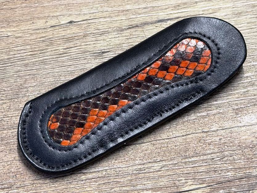 Edles und sehr weiches Steck-Etui aus Rindsleder mit Schlangenleder (Echtleder), Fenster-Etui, einzigartige Zeichnung für Laguiole Taschenmesser bis 12 cm