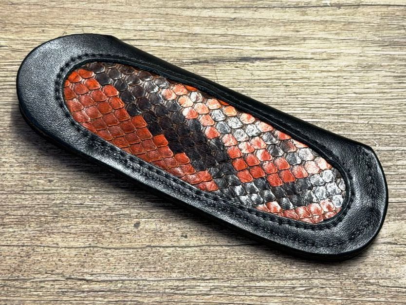 Edles und sehr weiches Steck-Etui aus Rindsleder mit Schlangenleder (Echtleder), Fenster-Etui, einzigartige Zeichnung für Laguiole Taschenmesser bis 12 cm