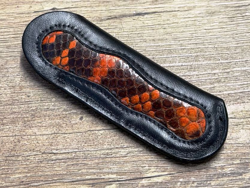 Edles und sehr weiches Steck-Etui aus Rindsleder mit Schlangenleder (Echtleder), Fenster-Etui, einzigartige Zeichnung für Laguiole Taschenmesser bis 12 cm