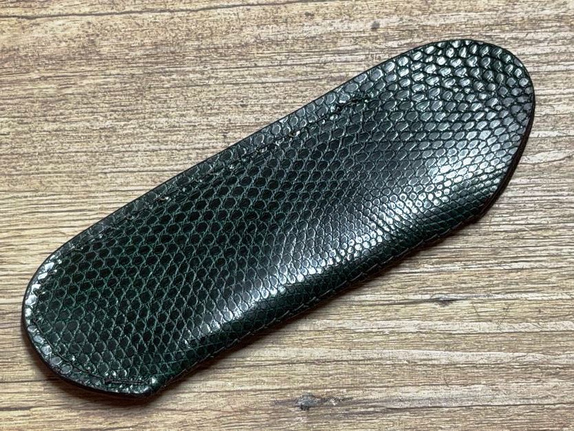 Edles Steck-Etui aus Eidechsenleder (Echtleder), Farbe grün, für Laguiole Taschenmesser bis 12 cm und alle hier eingestellten Taschenmesser bis 12 cm Grifflänge