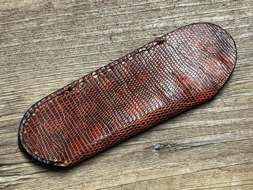 Edles Steck-Etui aus Eidechsenleder (Echtleder), Farbe braun, für Laguiole Taschenmesser bis 12 cm und alle hier eingestellten Taschenmesser bis 12 cm Grifflänge