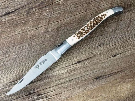 Laguiole en Aubrac 12 cm, Spiralfeder, geschmiedete Biene, Doppelplatine, Griff Hirschhorn aus der Auvergne Messer Nr. 2 Laguiole en Aubrac 12 cm, Spiralfeder, geschmiedete Biene, Doppelplatine, Griff Hirschhorn aus der Auvergne Messer Nr. 2