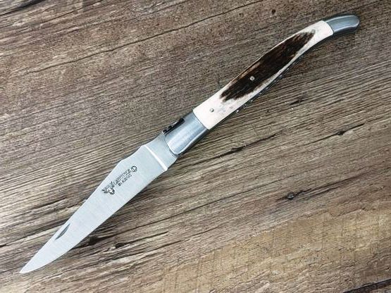Laguiole en Aubrac 12 cm, Spiralfeder, geschmiedete Biene, Doppelplatine, Griff Hirschhorn aus der Auvergne Messer Nr. 3 Laguiole en Aubrac 12 cm, Spiralfeder, geschmiedete Biene, Doppelplatine, Griff Hirschhorn aus der Auvergne Messer Nr. 3