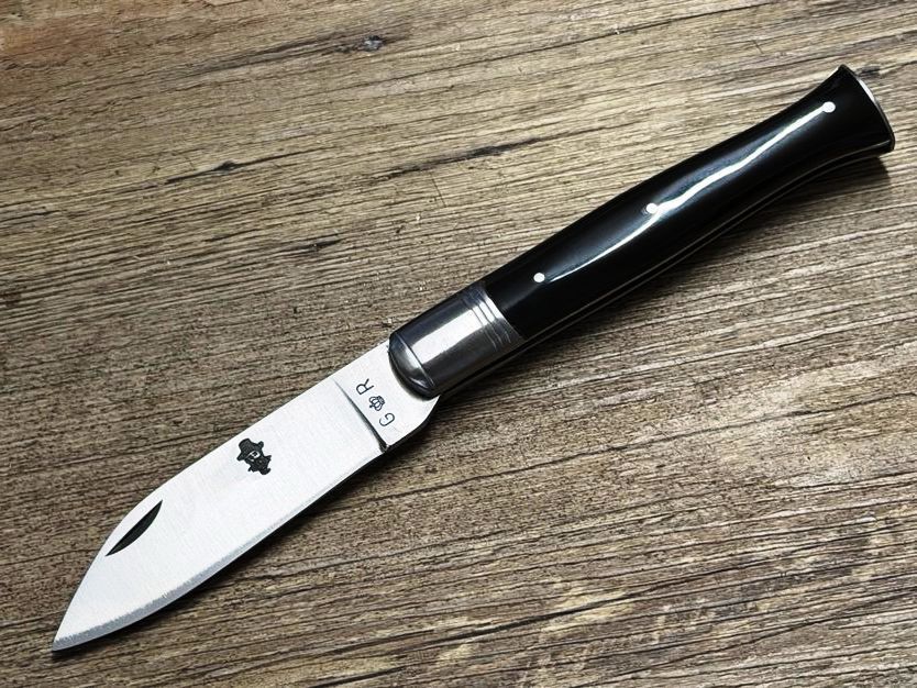 Das Poisson-Culot oder Kenavo, französisches Taschenmesser, Griff Büffelhornspitze schwarz poliert, Schmiede Thiers Issard Das Poisson-Culot oder Kenavo, französisches Taschenmesser, Griff Büffelhornspitze schwarz poliert, Schmiede Thiers Issard