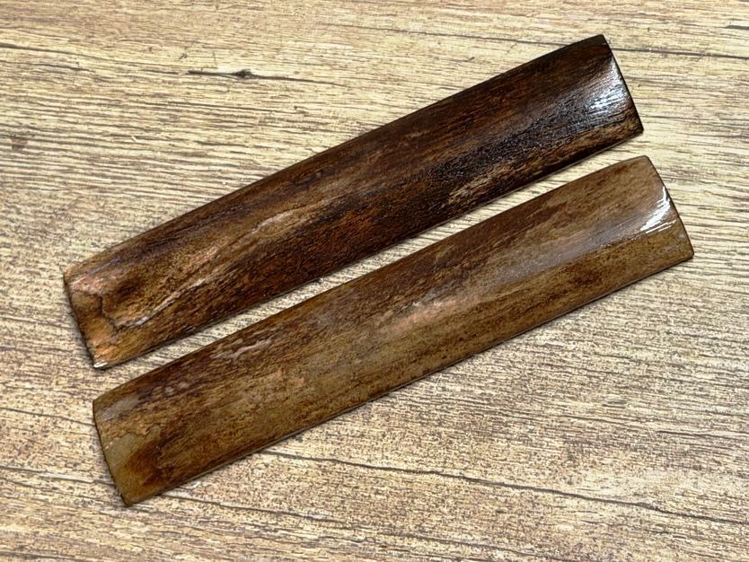 Griffschalen Büffelknochen erste Wahl, braun, halbrund, Breite 30 mm, für alle hier angebotenen Messerbausätze Griffschalen Büffelknochen erste Wahl, braun, halbrund, Breite 30 mm, für alle hier angebotenen Messerbausätze