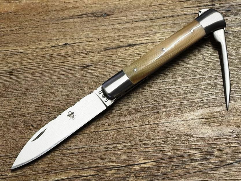 Das Laguiole Droit, Griff blonde Hornspitze poliert von Thiers Issard Das Laguiole Droit, Griff blonde Hornspitze poliert von Thiers Issard