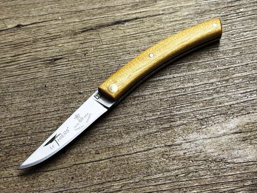 Kleines Le Thiers Bête (Biest)Taschenmesser, Griff Zitronenholz, Klinge Sandvik, Stecketui, Schmiede Thiers Issard