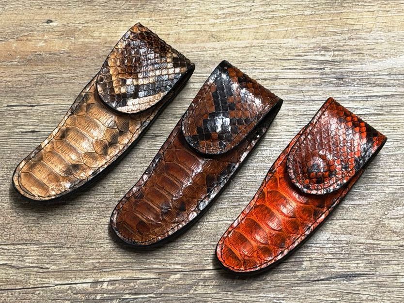 Edles und handgefertigtes  Gürtellederholster aus Schlangenleder (Echtleder) für Laguiole Taschenmesser bis 12 cm, Farbe wählbar, doppelt vernäht, Druckknopf innen und außen verdeckt
