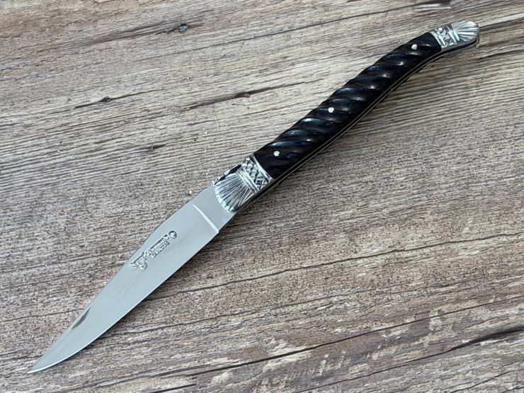 Pilgermesser Laguiole en Aubrac 12 cm, Modell Subtil, Torsade, Jakobsmuschel, Griff Ebenholz Pilgermesser Laguiole en Aubrac 12 cm, Modell Subtil, Torsade, Jakobsmuschel, Griff Ebenholz