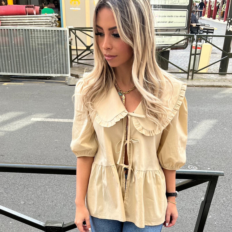 Blouse grand col beige