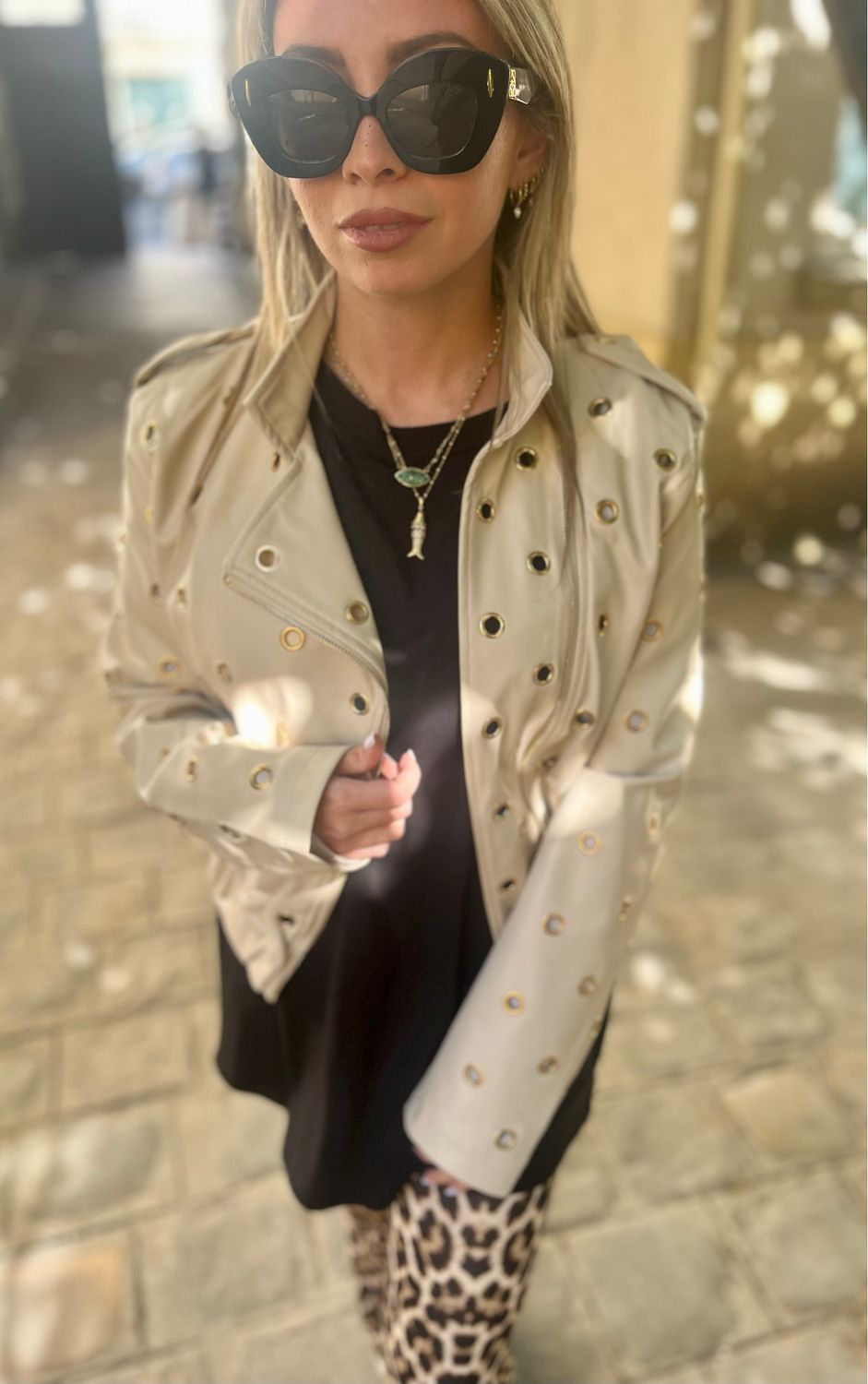 Veste simili œillets beige