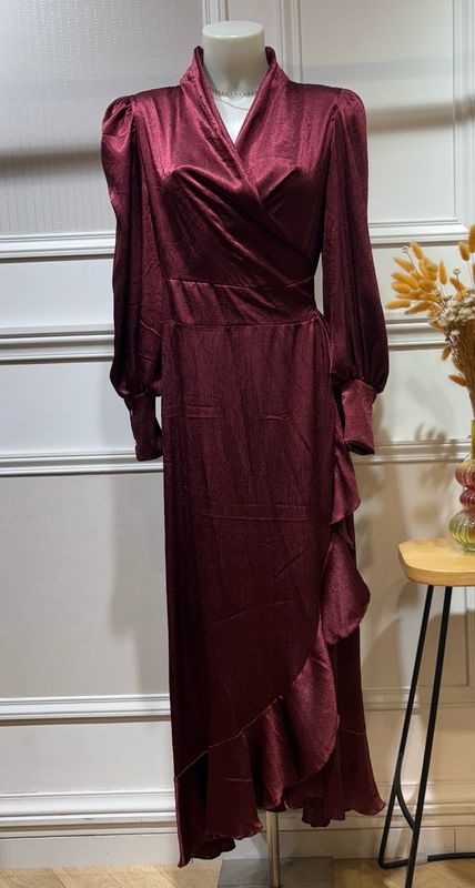 Robe bordeaux satinée