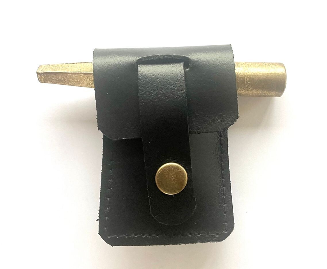ETUI CUIR POUR CLE DE BERNE COMBINEE VOYAGEUR  AVEC PASSANT CEINTURE