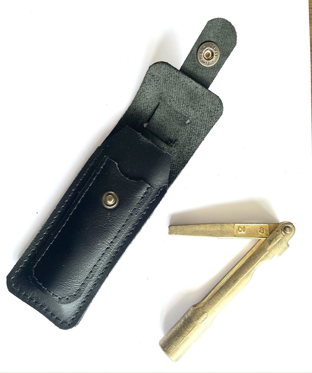 ETUI CUIR POUR CLE DE BERNE ARTICULEE + CLE DENY AVEC PASSANT CEINTURE