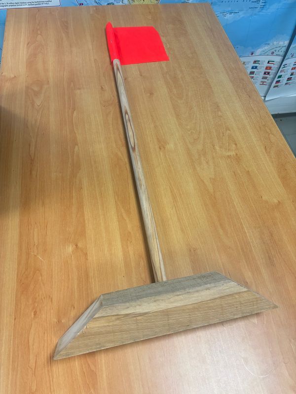 CALE EMMANCHEE EN BOIS