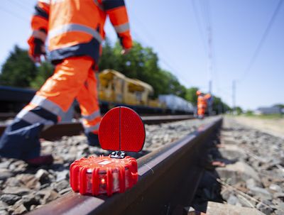 Handbetätigtes 360°-Stoppsignal der neuen Generation – SAMRA RATP Handbetätigtes 360°-Stoppsignal der neuen Generation – SAMRA RATP