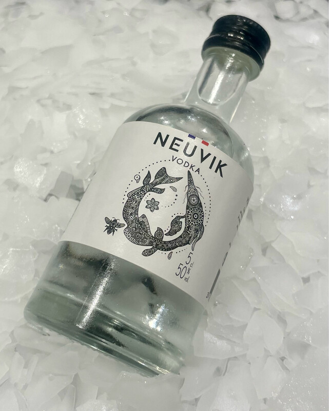 Vodka française de la Maison Neuvic, indispensable pour la dégustation du caviar