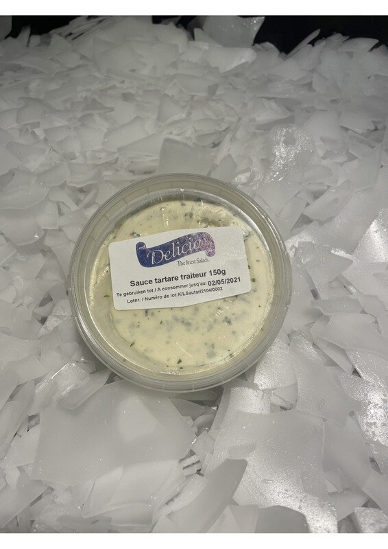 Sauce tartare aux câpres et cornichons, idéale pour accompagner poissons et fruits de mer