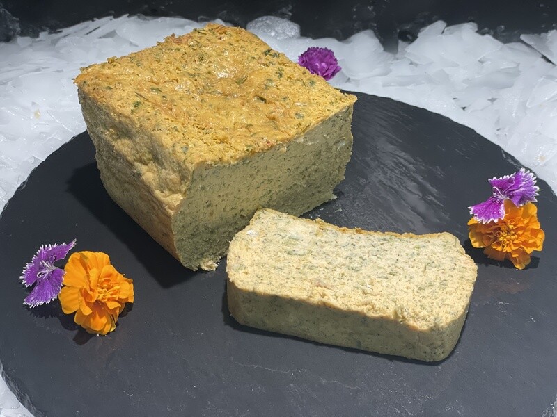 Pain de saumon et colin , préparation traiteur moelleuse à base de poissons, prête à déguster