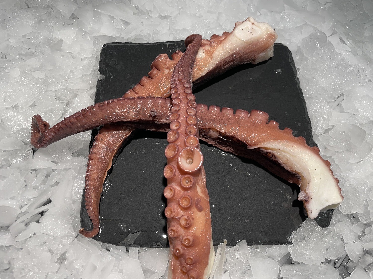 Poulpe cuit prêt à déguster, chair tendre et savoureuse