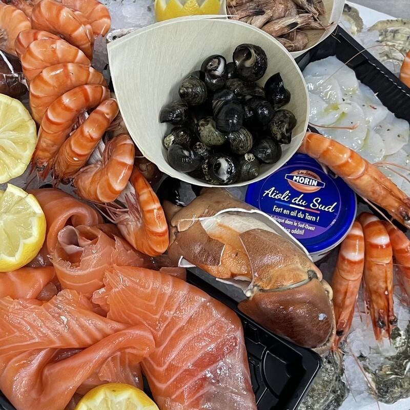 Plateau de fruits de mer Le Grand Bleu avec homard, huîtres et saumon fumé  