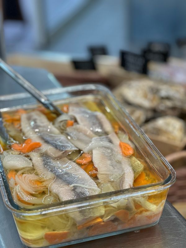 Filets de hareng Matjes marinés, tendres et fondants, prêts à déguster froids