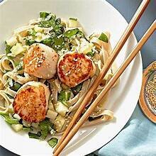 Thai Scallops and Noodles