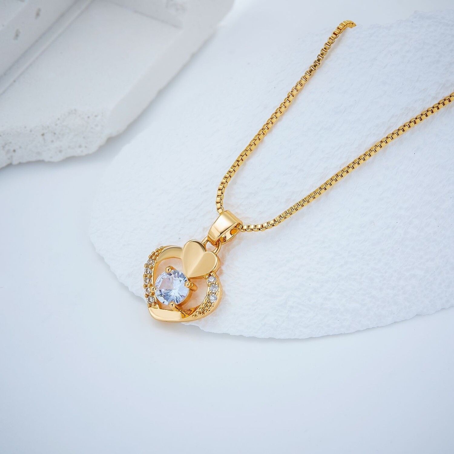 Women rose gold heart shaped pendant fashion jewellery necklace 