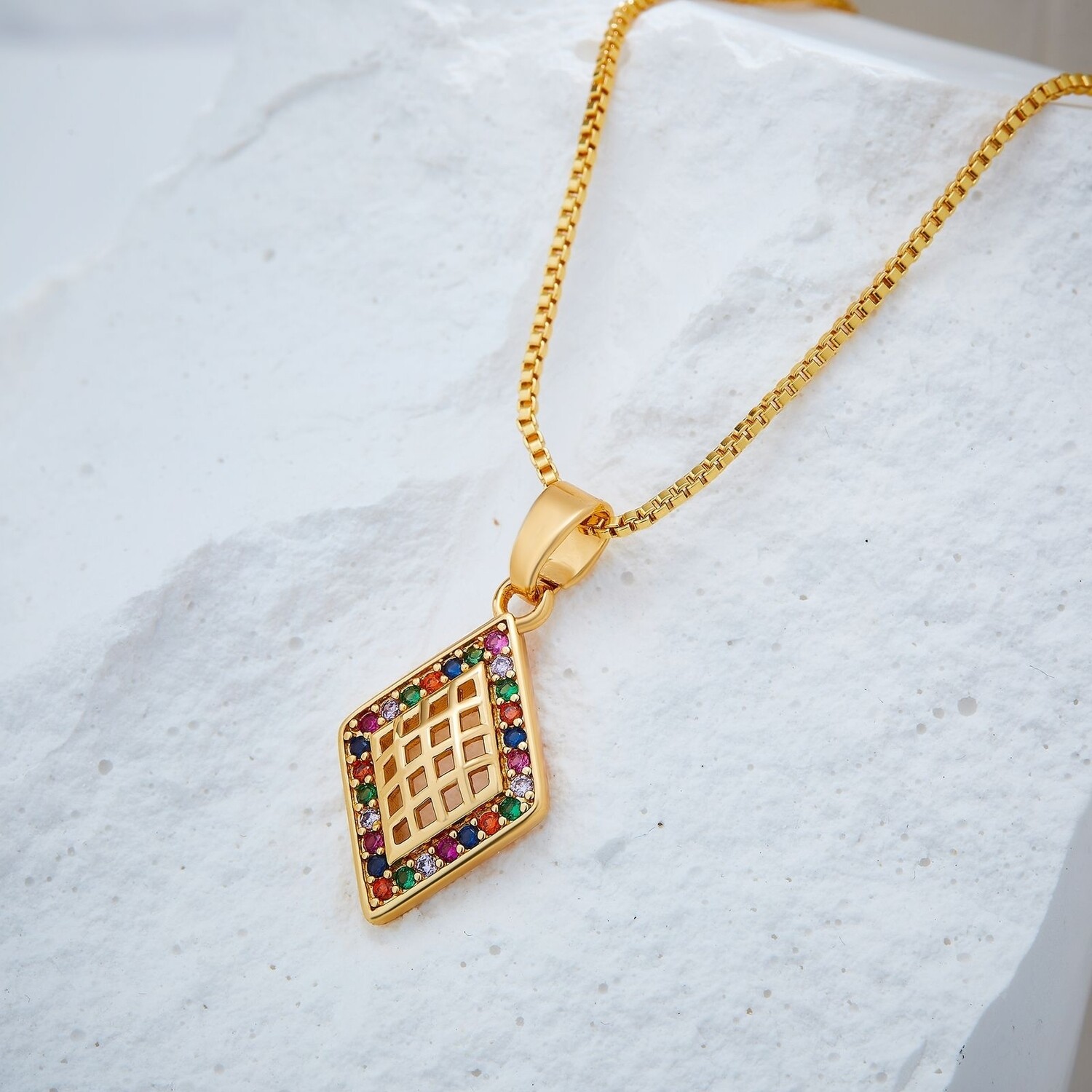 Women rose gold coloured pendant fashion jewellery