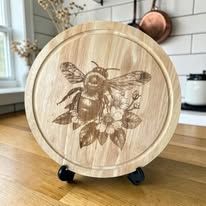 30cm Decorative Bread Board (Bee Design)