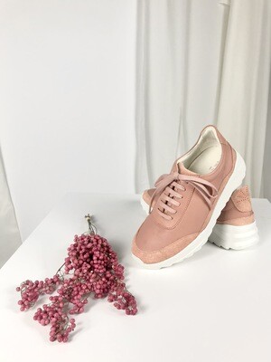 Sneaker blush