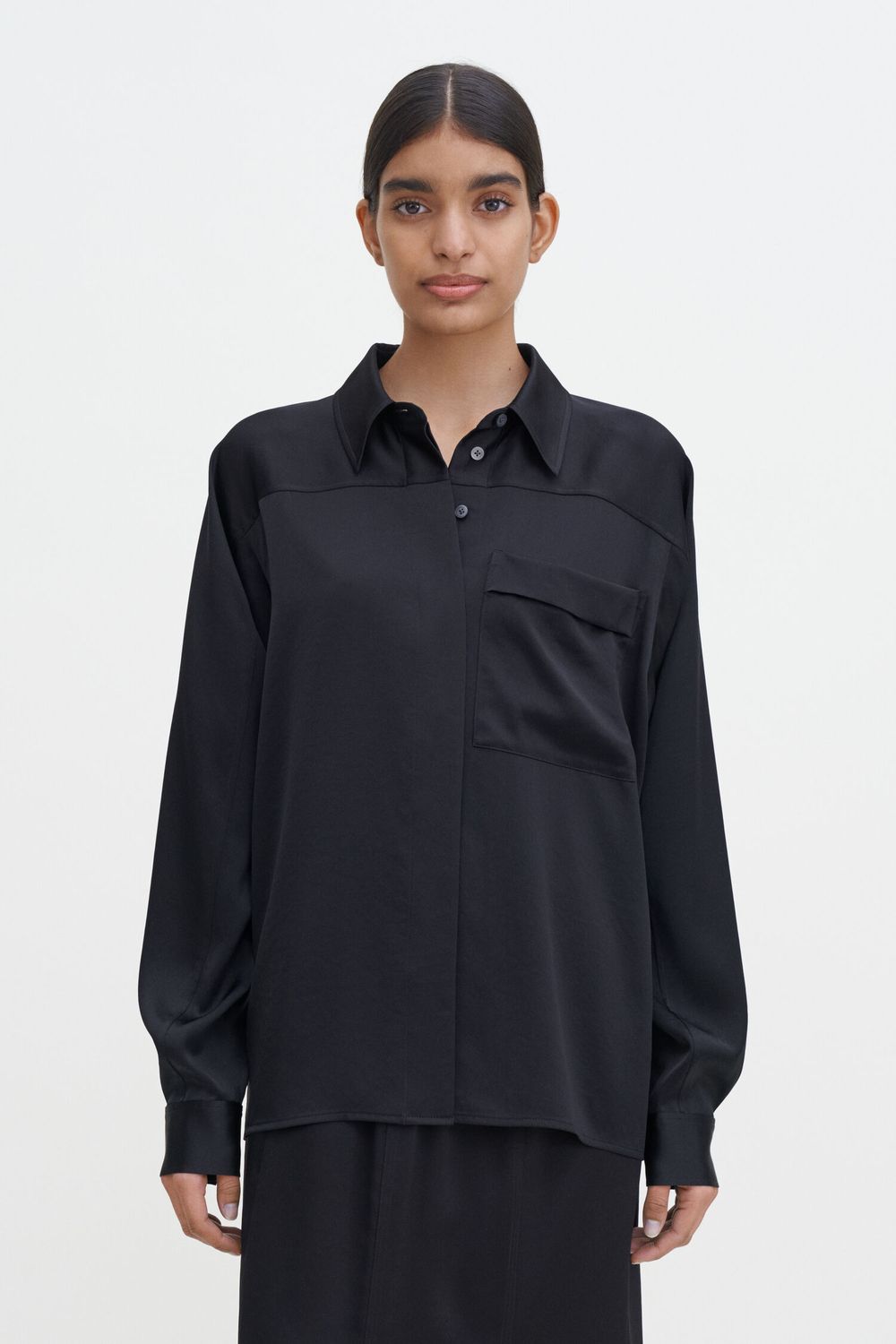 Shiny pocket blouse black