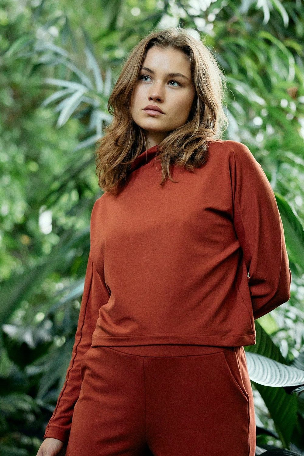 Formal Crop Sweater red camel