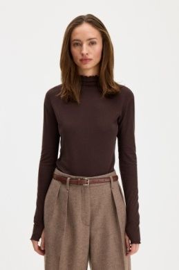Rib Mock Neck Top dark chocolate