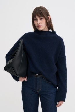 MIKA Yak Sweater Funnelneck navy